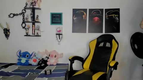 Snapshot of leon_big_cock chatting on 11/03/25, 01:19 leon_big_cock online show from 11/03/25, 01:19