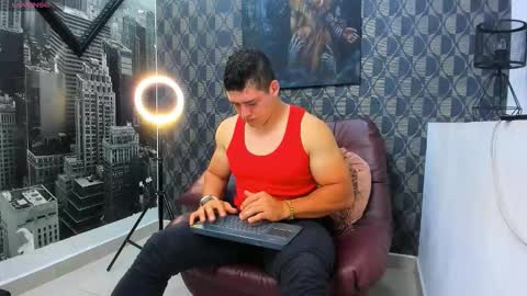 Leon Smoron online show from 12/20/25, 01:45