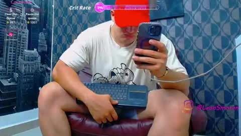 Snapshot of leon_ssmoron chatting on 07/12/26, 12:45 Leon Smoron online show from 07/12/26, 12:45