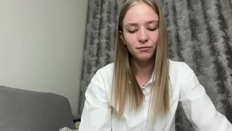 Emma online show from 06/11/26, 02:26