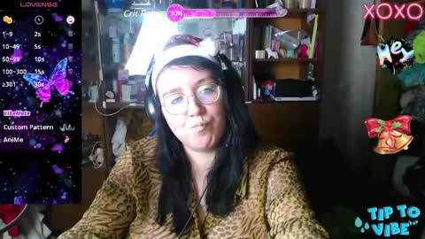 Leona Harrison online show from 12/22/24, 03:22