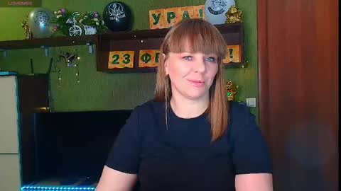 Snapshot of leona_tracie chatting on 02/22/26, 10:30 Leona tracie online show from 02/22/26, 10:30