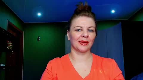 Snapshot of leona_tracie chatting on 05/11/26, 03:45 Leona tracie online show from 05/11/26, 03:45