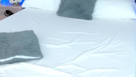 Snapshot of leonacutecam chatting on 10/16/25, 08:32 LUCY online show from 10/16/25, 08:32