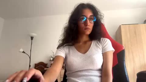 Eva online show from 09/13/25, 10:48