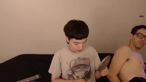 Snapshot of leonel_29 chatting on 10/28/25, 08:22 Leonel and Lulu online show from 10/28/25, 08:22