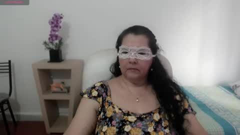 leonela   online show from 02/18/25, 08:58