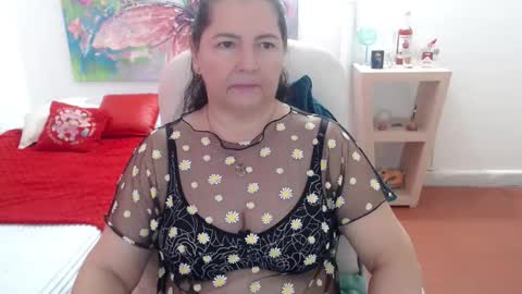leonela   online show from 12/15/25, 03:16