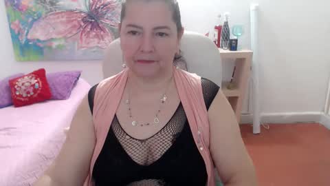 leonela   online show from 01/06/26, 01:31