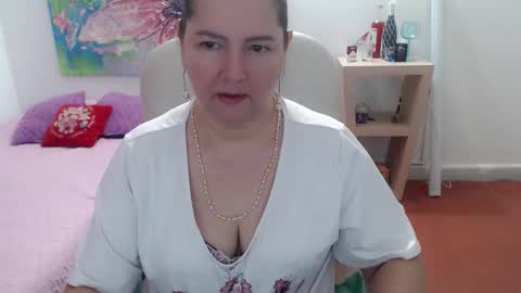 leonela   online show from 01/09/26, 01:19