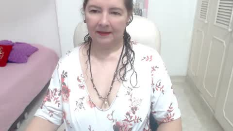 leonela   online show from 06/30/26, 09:05