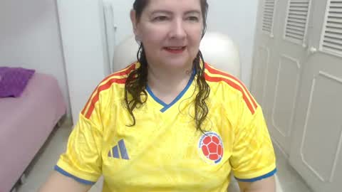 leonela   online show from 07/03/26, 10:05