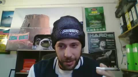 Snapshot of leonidascum chatting on 12/22/25, 01:08 leonidascum online show from 12/22/25, 01:08
