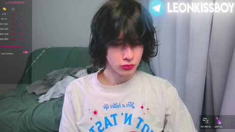 Snapshot of leonkissboy chatting on 04/10/26, 07:07 leonkissboy online show from 04/10/26, 07:07
