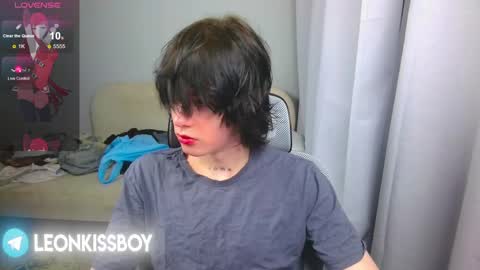 Snapshot of leonkissboy chatting on 04/13/26, 10:04 leonkissboy online show from 04/13/26, 10:04