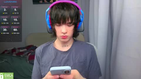 Snapshot of leonkissboy chatting on 05/19/26, 10:05 leonkissboy online show from 05/19/26, 10:05