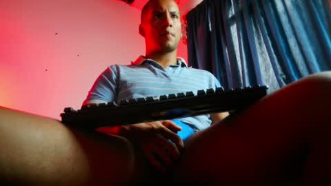 Snapshot of leonnardojaramillo chatting on 02/06/25, 12:48 Lenardo jaramillo online show from 02/06/25, 12:48