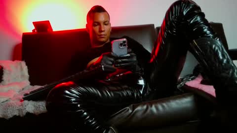 Snapshot of leonnardojaramillo chatting on 02/08/25, 09:24 Lenardo jaramillo online show from 02/08/25, 09:24