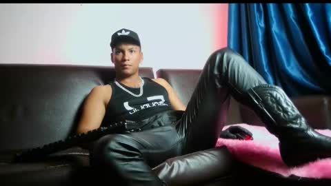 Snapshot of leonnardojaramillo chatting on 03/05/25, 09:05 Lenardo jaramillo online show from 03/05/25, 09:05