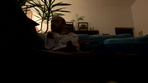 Snapshot of leonvampire chatting on 12/01/25, 03:17 Leon online show from 12/01/25, 03:17