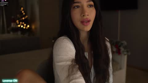 Leora online show from 12/17/24, 04:21