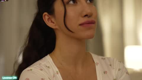 Leora online show from 02/09/25, 04:40