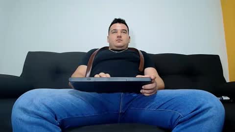 leoreem_ online show from 11/06/25, 01:06