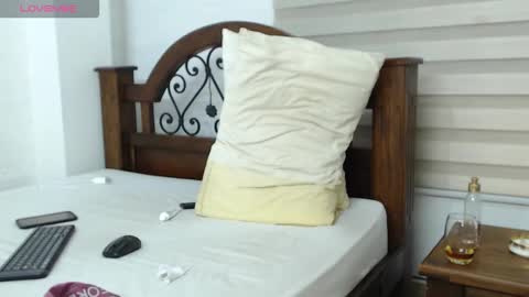 Leo online show from 11/28/25, 10:56