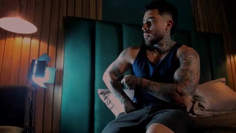 Snapshot of leosalvatore_ chatting on 01/20/25, 02:53 Leo Salvatore online show from 01/20/25, 02:53