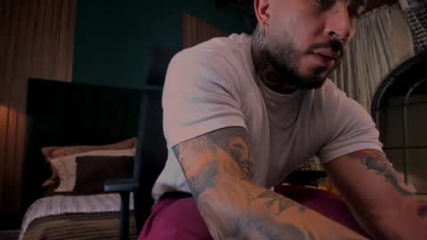 Snapshot of leosalvatore_ chatting on 01/25/25, 03:30 Leo Salvatore online show from 01/25/25, 03:30