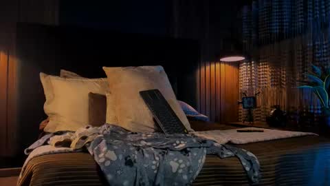 Snapshot of leosalvatore_ chatting on 02/24/25, 07:55 Leo Salvatore online show from 02/24/25, 07:55