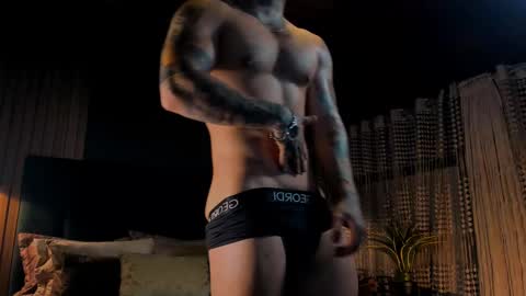 Snapshot of leosalvatore_ chatting on 02/25/25, 05:41 Leo Salvatore online show from 02/25/25, 05:41