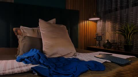 Snapshot of leosalvatore_ chatting on 02/26/25, 06:37 Leo Salvatore online show from 02/26/25, 06:37