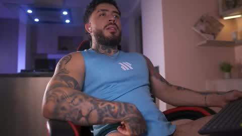 Snapshot of leosalvatore_ chatting on 10/27/25, 12:36 Leo Salvatore online show from 10/27/25, 12:36