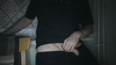 Snapshot of leosmalik chatting on 11/14/25, 04:22 leosmalik online show from 11/14/25, 04:22