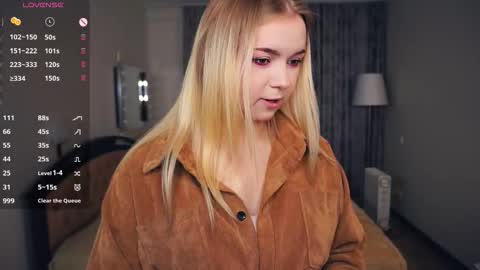 Hello everyone Im Lora Its my first day Were going to have fun together online show from 10/02/25, 06:31