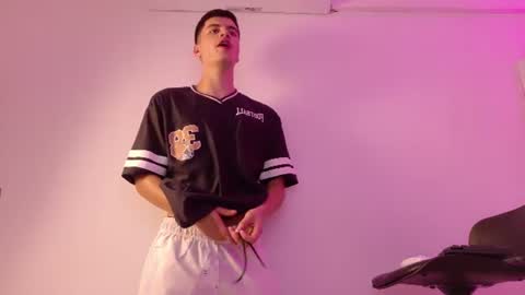 leotease online show from 06/21/26, 04:31
