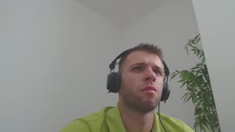 leozinhohd online show from 11/11/25, 07:03