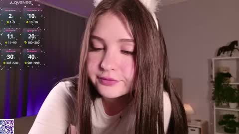 Nicole Moore online show from 09/27/25, 02:22