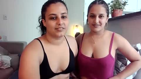 Snapshot of lesbiancouplebrazil2025 chatting on 01/22/25, 06:31 lesbiancouplebrazil2025 online show from 01/22/25, 06:31