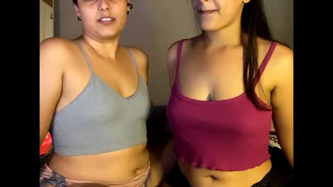 Snapshot of lesbiancouplebrazil2025 chatting on 05/02/26, 10:48 lesbiancouplebrazil2025 online show from 05/02/26, 10:48
