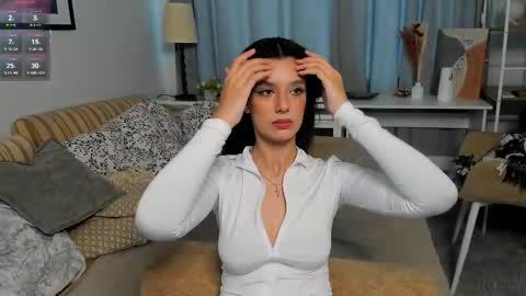 Bella online show from 11/13/25, 09:08