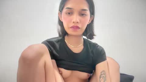 Snapshot of lesi_trisha chatting on 11/30/25, 05:22 Trisha18 online show from 11/30/25, 05:22