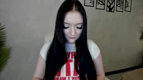 Snapshot of lesley_wins chatting on 10/04/25, 04:10 Lesley online show from 10/04/25, 04:10
