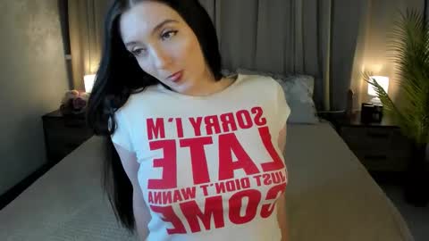 Lesley online show from 11/21/25, 04:33