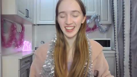  LESLIE   online show from 12/24/24, 10:06