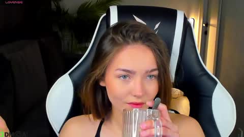 Leslie online show from 05/15/26, 01:12