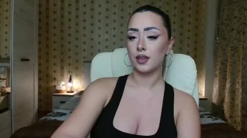leslie_secret online show from 12/11/24, 07:36