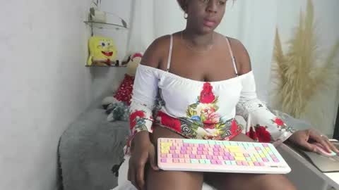 lesliee_brownn online show from 12/03/25, 09:51