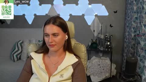 Snapshot of lesliekorfs chatting on 09/18/25, 08:33 LeslieKorfs online show from 09/18/25, 08:33